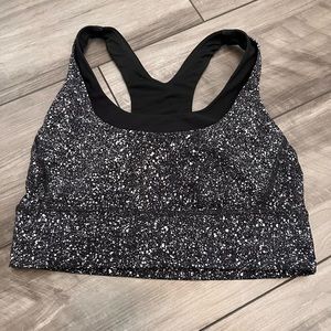 Lululemon sports bra size 6